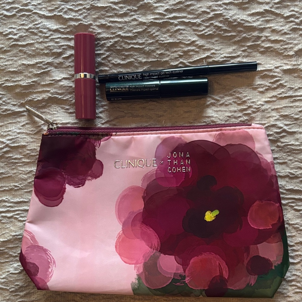 New Clinique Lipstick Eyeliner Mascara Set with Floral Pouch